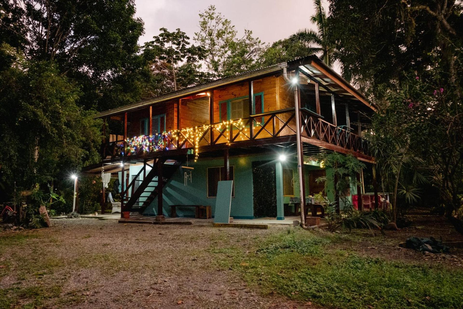 Casa Aldirica Hotel Cahuita Exterior foto